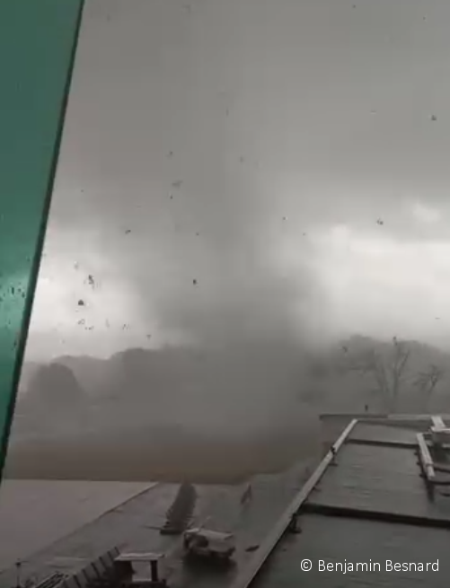 En vidéo plusieurs tornades se sont produites en France lundi — free download